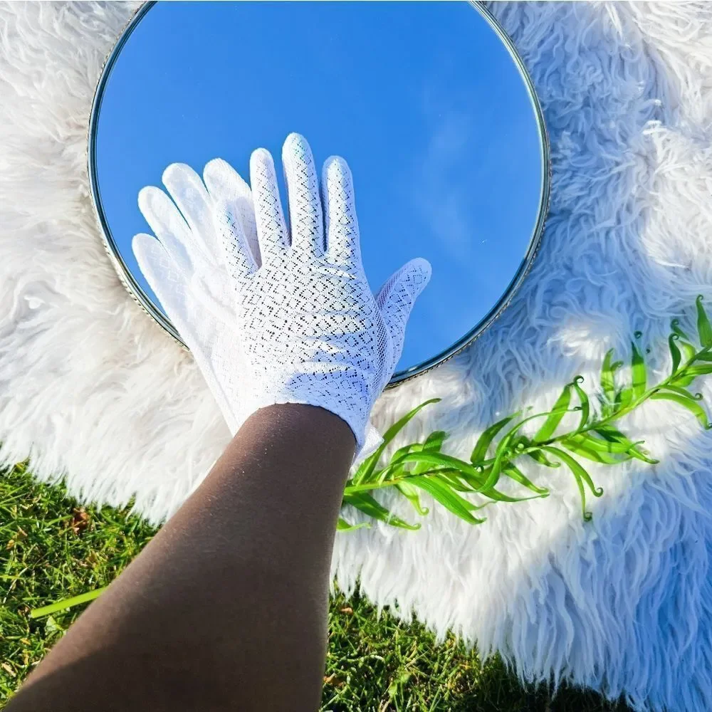 New Sankyo Seiko Apparel Victorian Style Crochet White Gloves.